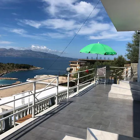 Luigi S Fairyview Apartment *