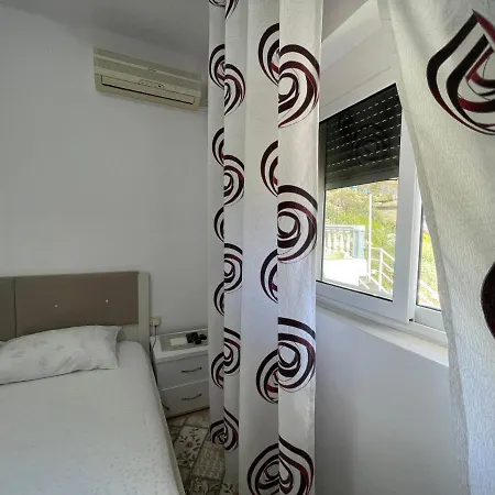 Luigi S Fairyview Apartment