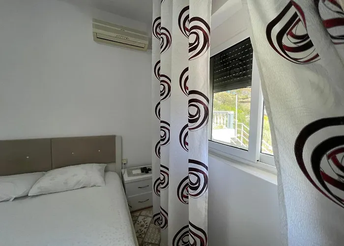 Luigi S Fairyview Apartman